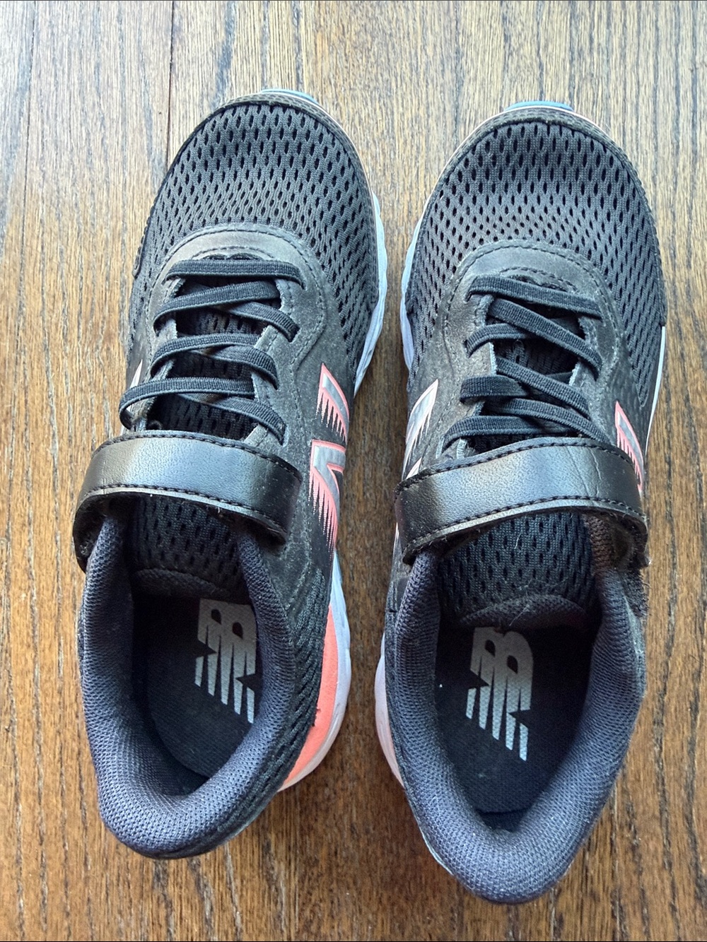 New Balance Kids Black & Coral Athletic Sneakers Size 3